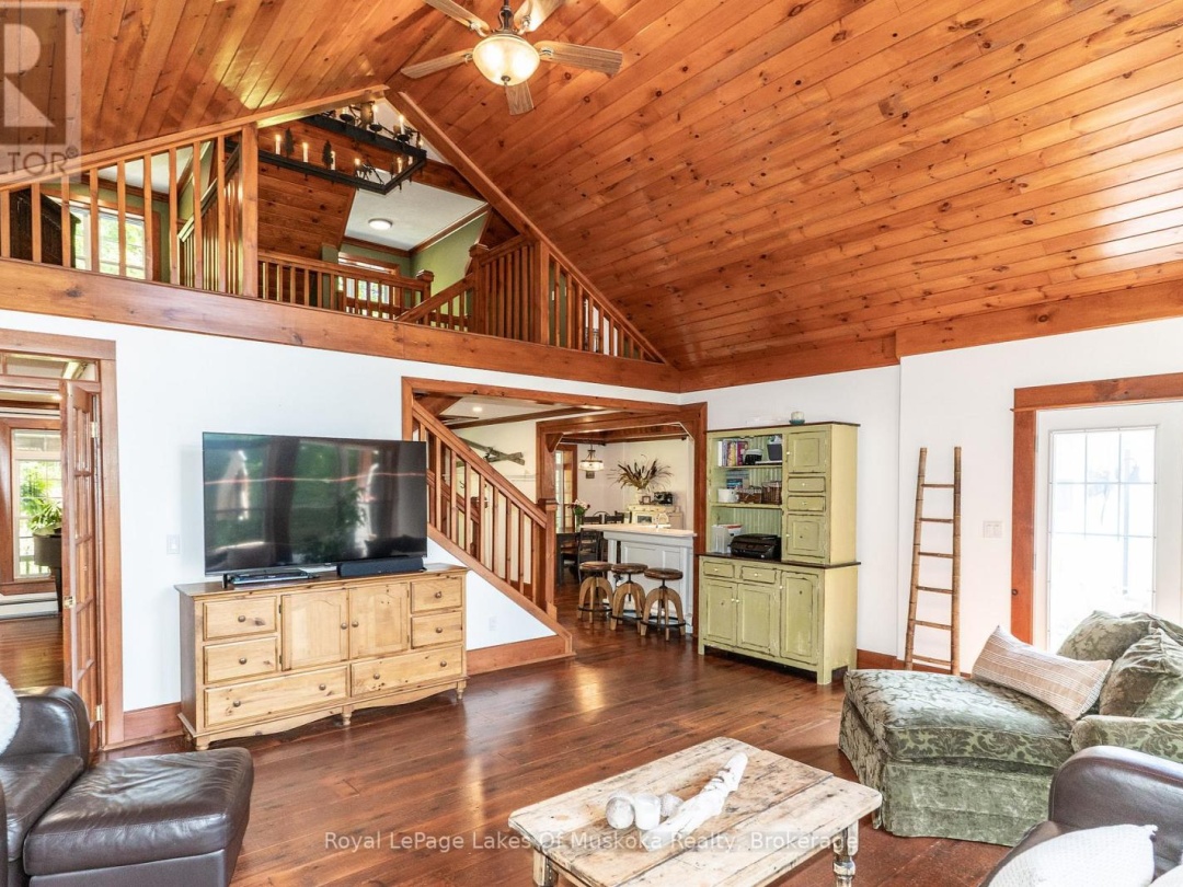 1080 WALKERS GLENN CRESCENT, 