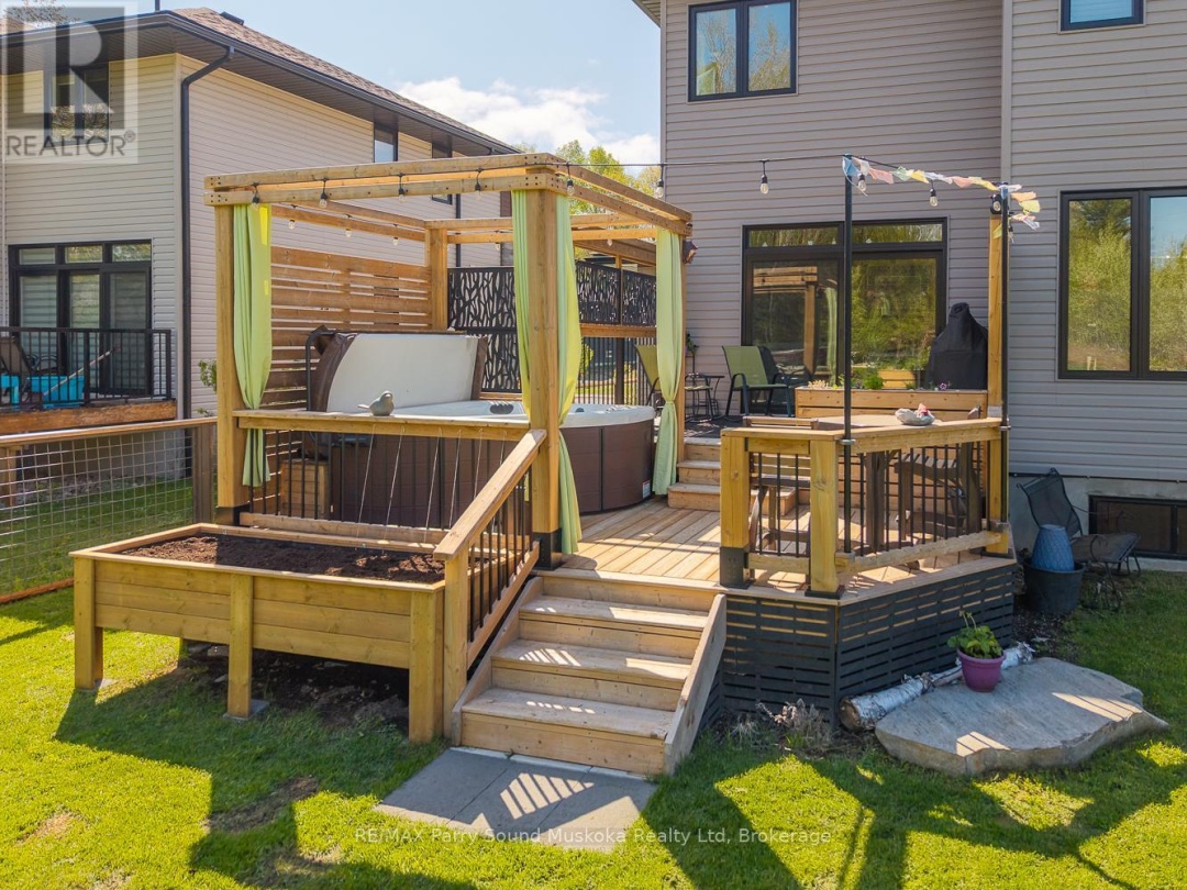 44 DENNIS DRIVE, Parry Sound