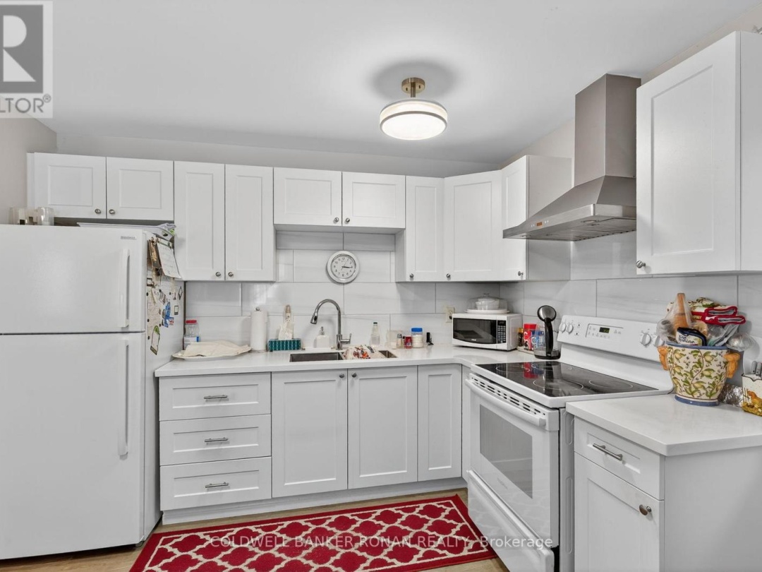 172 WILLIAM STREET W, 