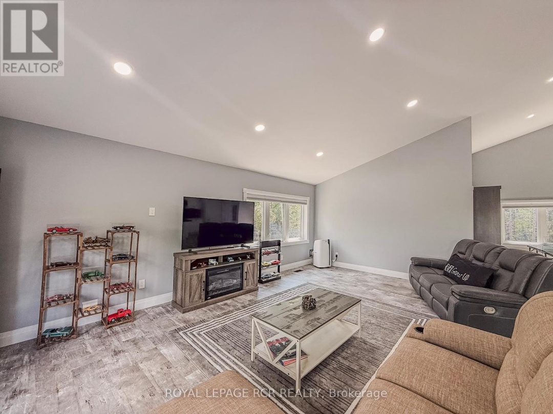 9 LYTLE LANE, 