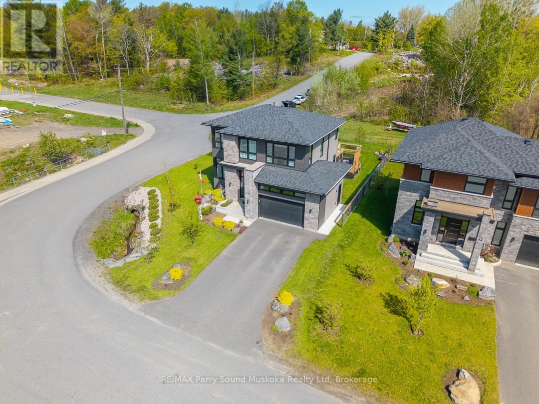 44 DENNIS DRIVE, Parry Sound