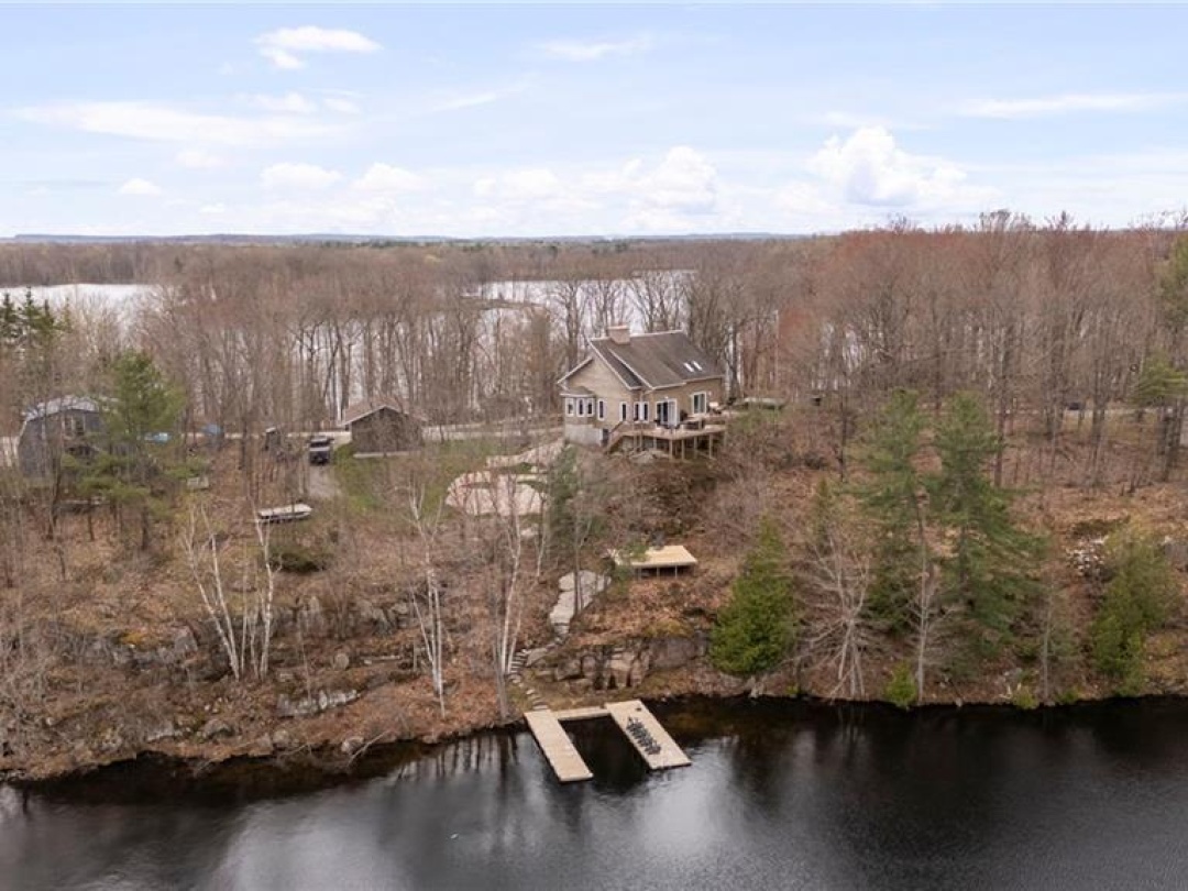 2043 Beman Point Lane, Gloucester Pool