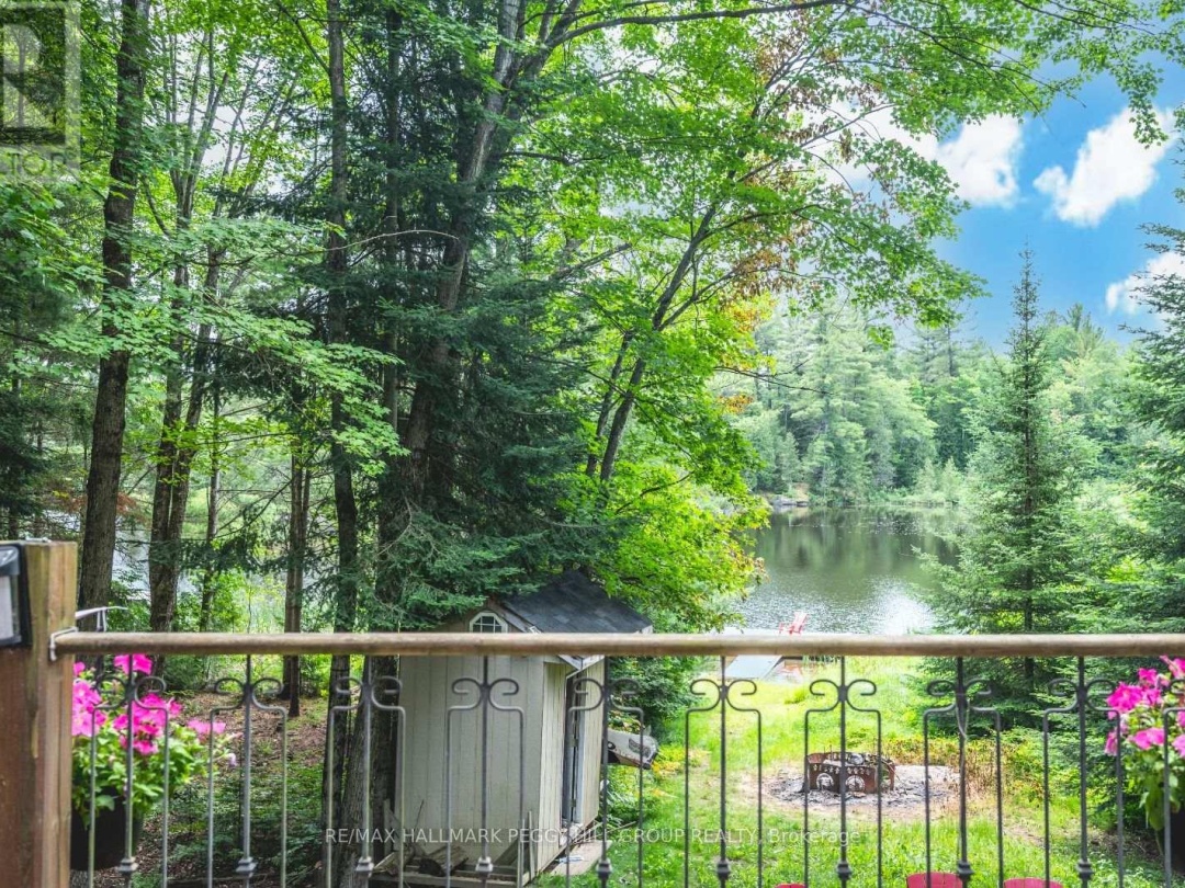4 CLOVER COURT, 