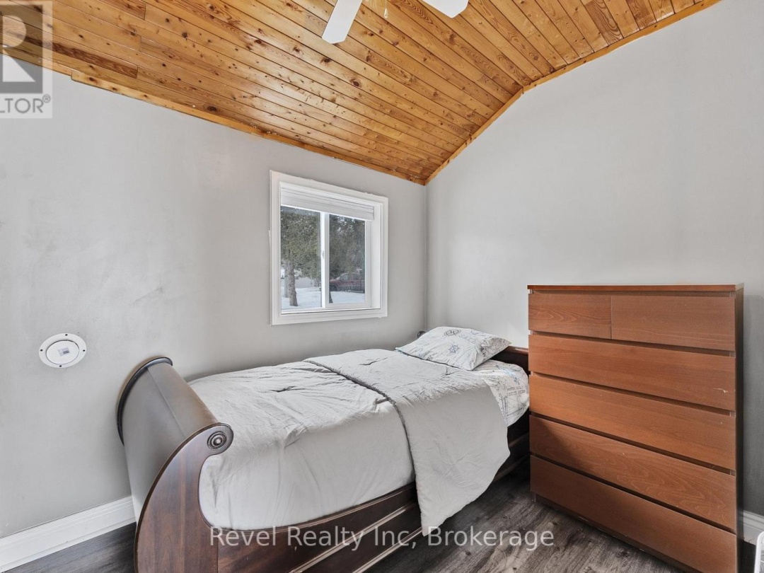 97 Maskinonge Road, Georgian Bay
