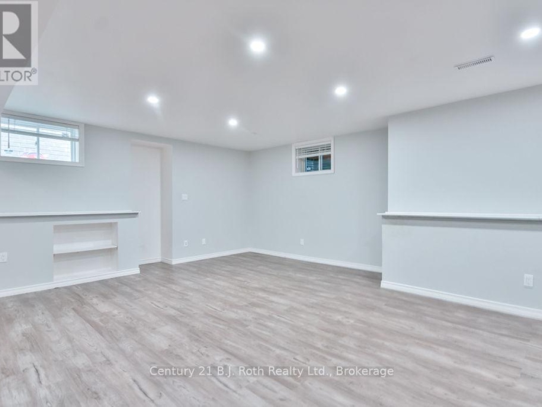 3040 Orion Boulevard, Orillia
