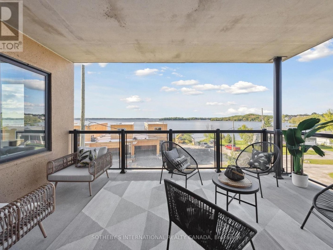 208 - 19B WEST STREET N, 