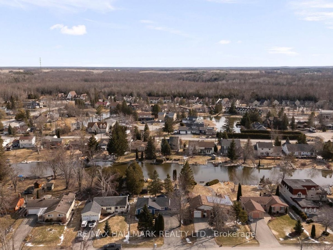 13 Pinetree Court, Simcoe Lake