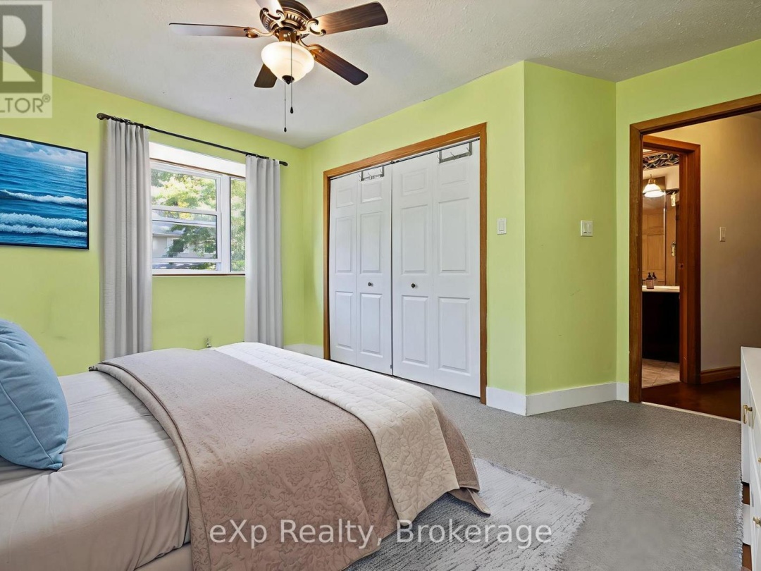 18 KRISTEN HEIGHTS, 