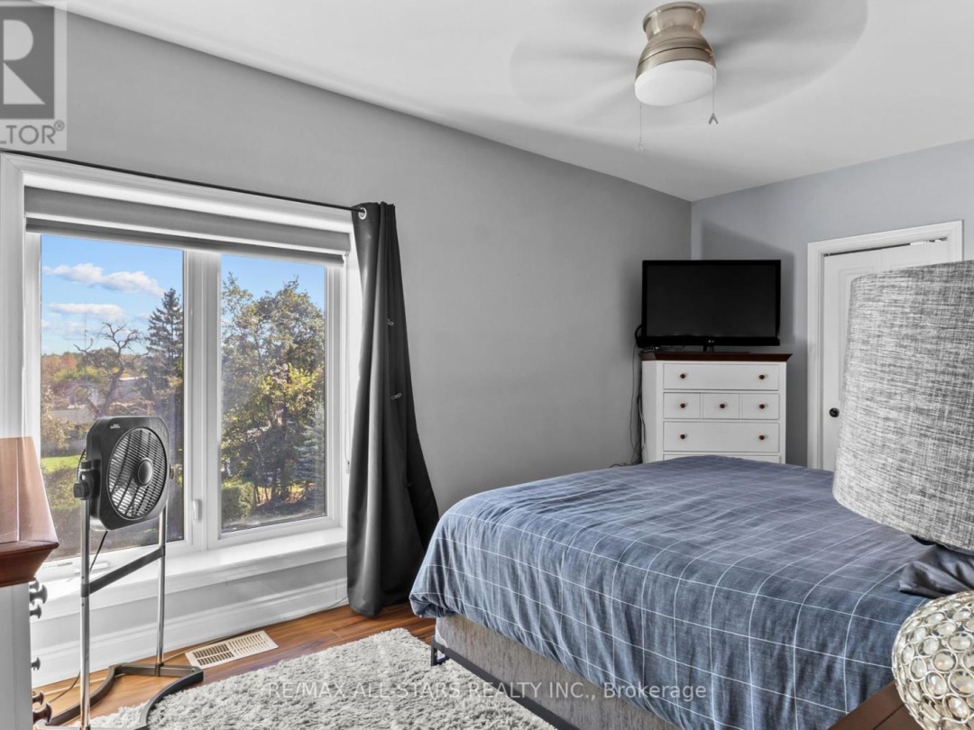 308 - 94 FRANCIS STREET W, 