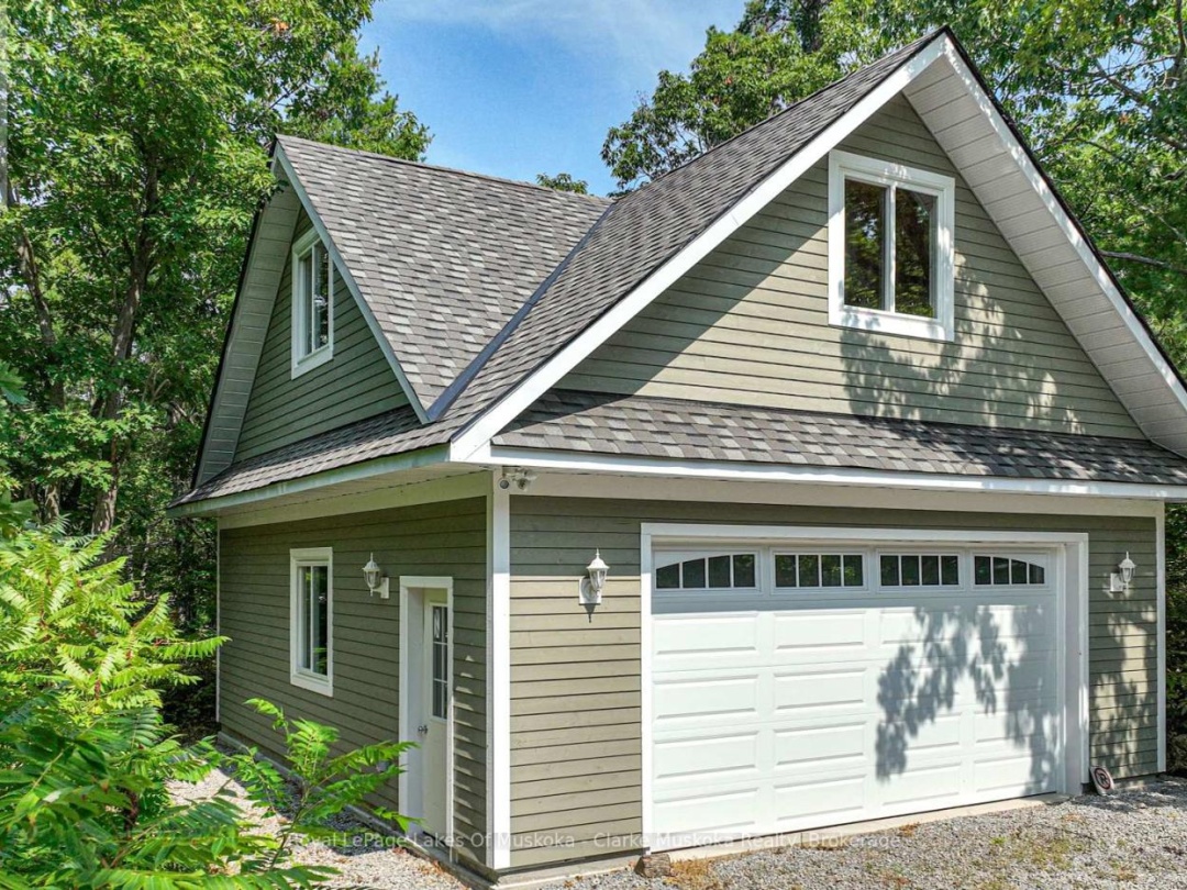 3946 East Shore Road, Gloucester Pool