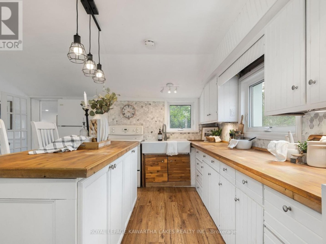 19 PRINCE STREET E, 