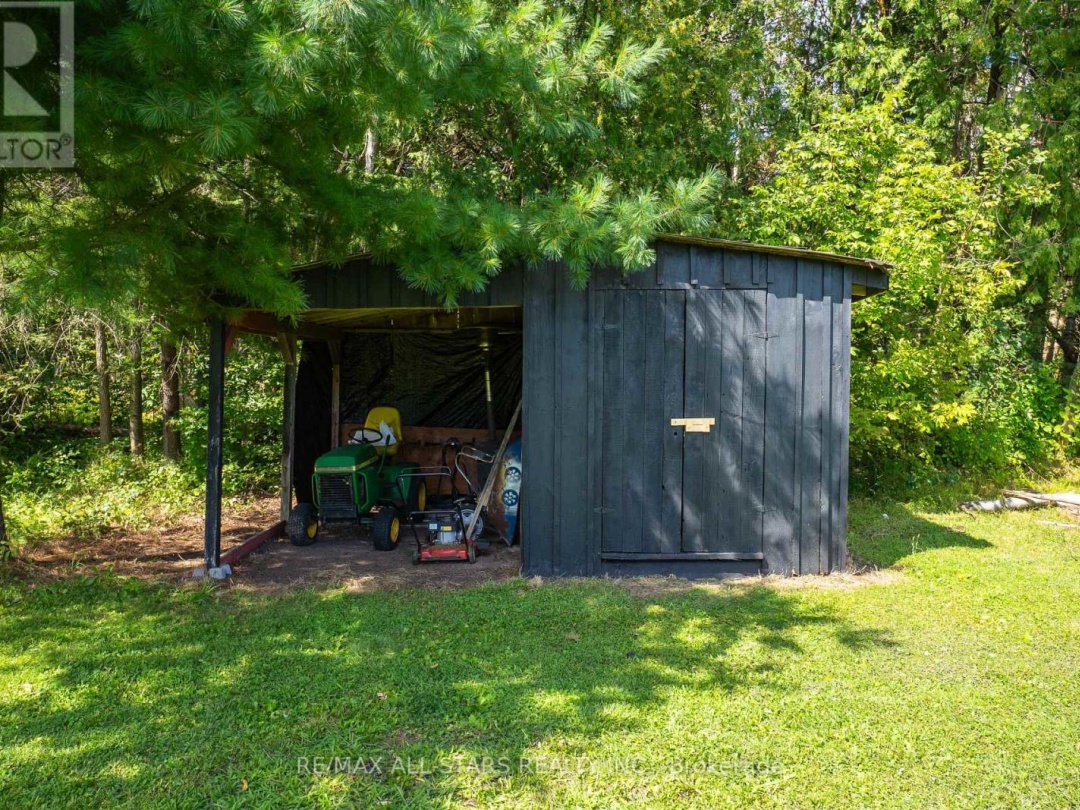 6077 HWY 35, 