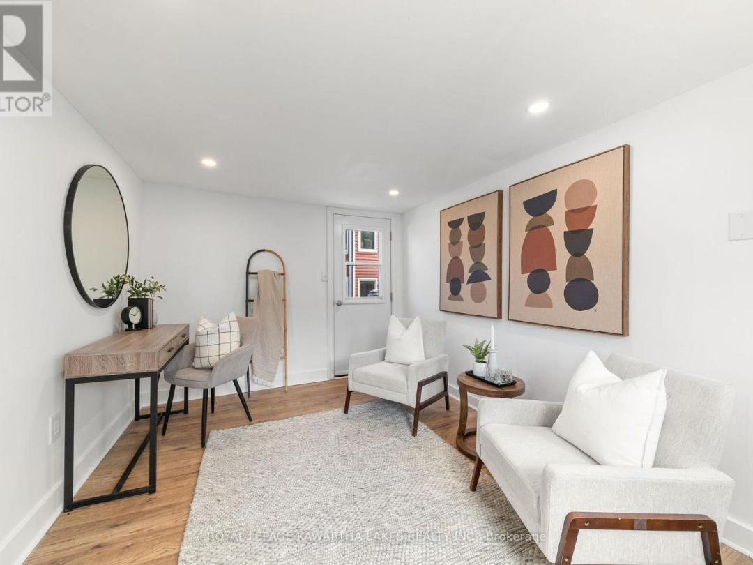 19 PRINCE STREET E, 