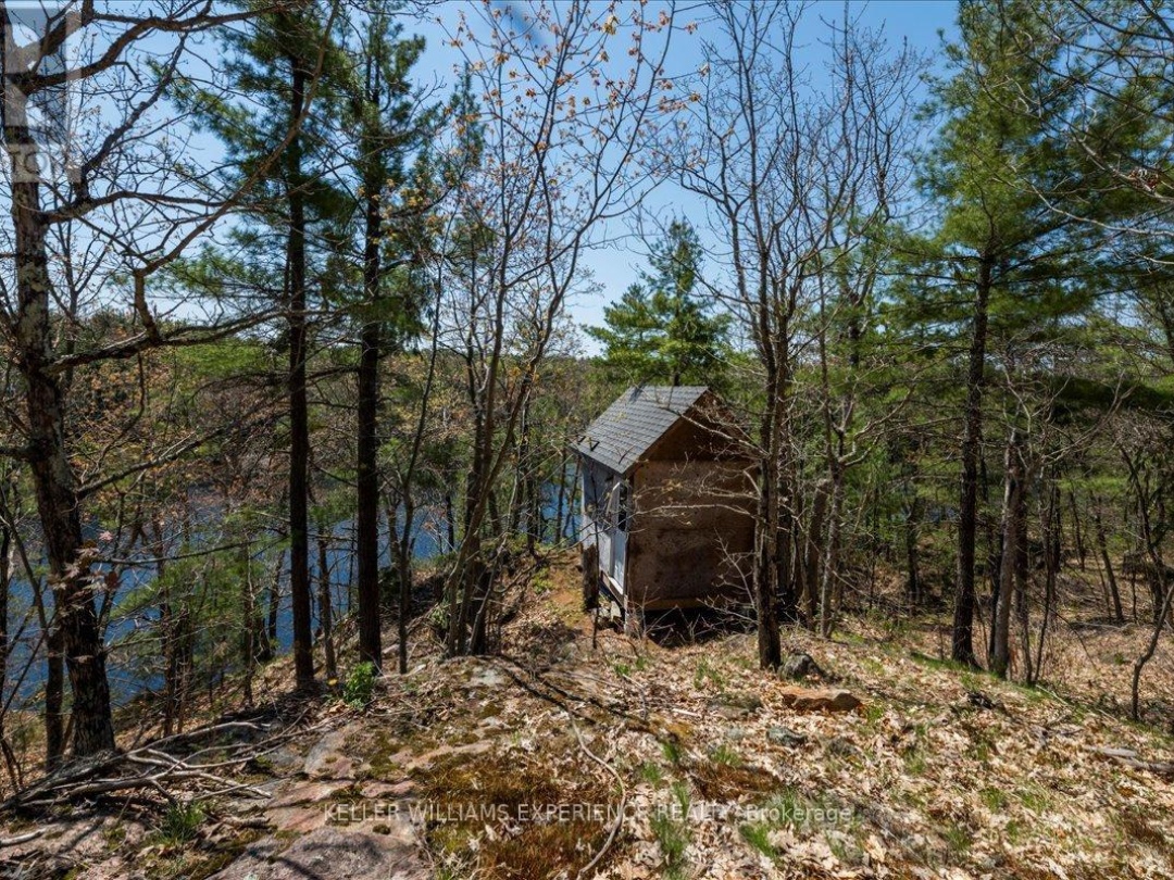 1075 HEINTZMAN GATE, Sparrow Lake