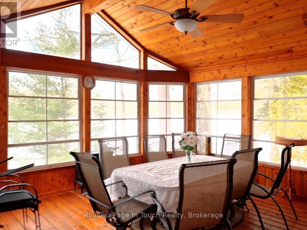 476 Hungry Bay Road E, Six Mile Lake