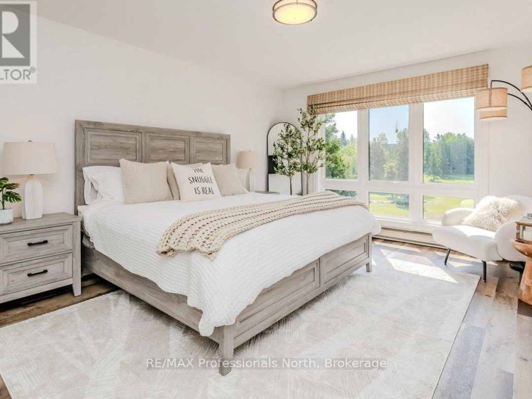 105 - 33 DEERHURST GREENS, Peninsula Lake