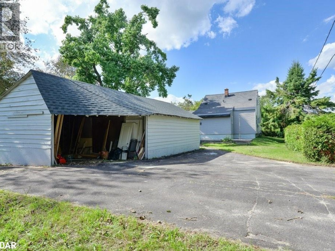 299 MARY Street, 