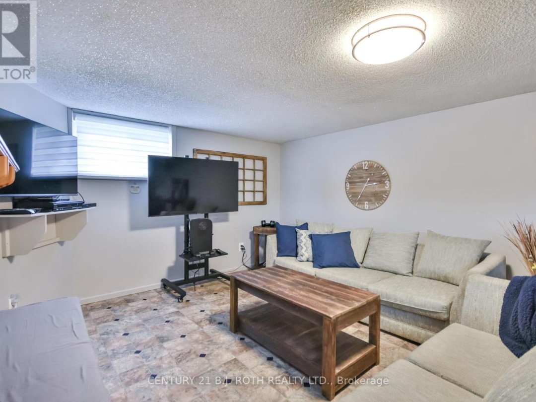 1039 DIVISION ROAD E, 