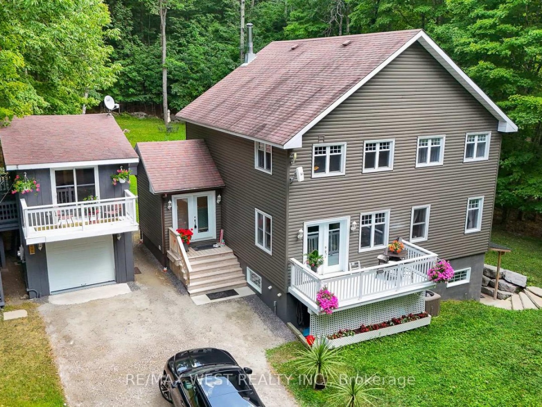 1158 LORNE LANE, 