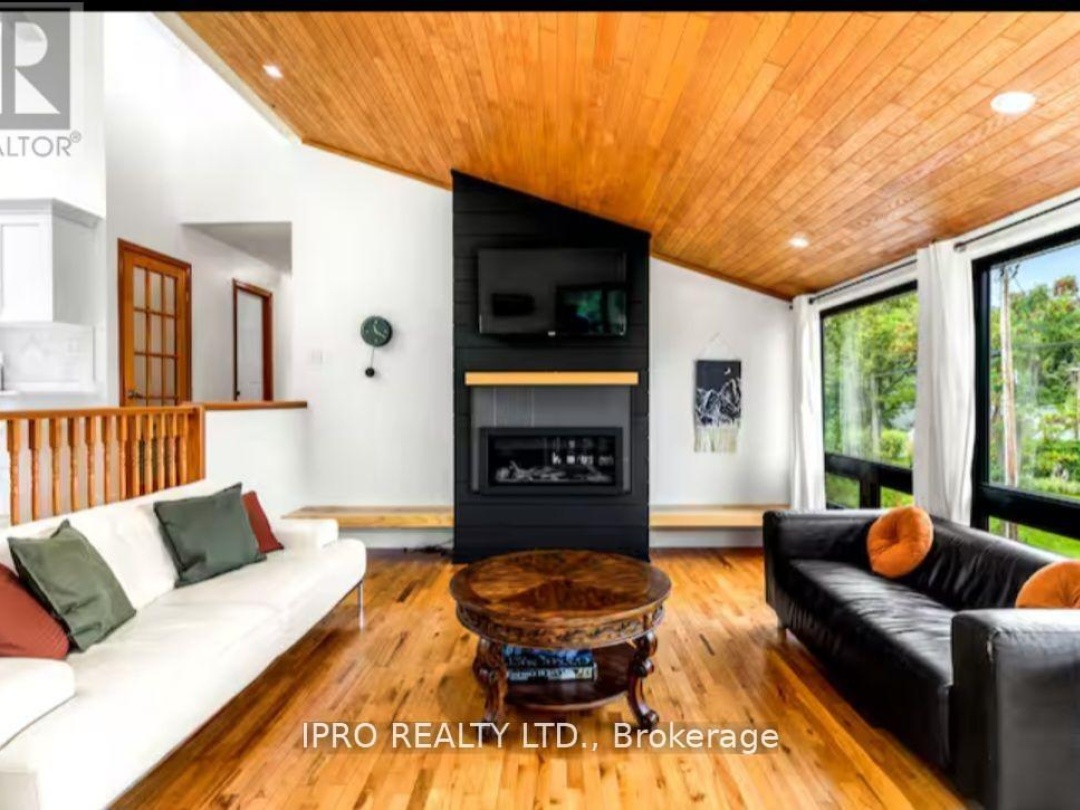 39 LONG POINT ROAD, 