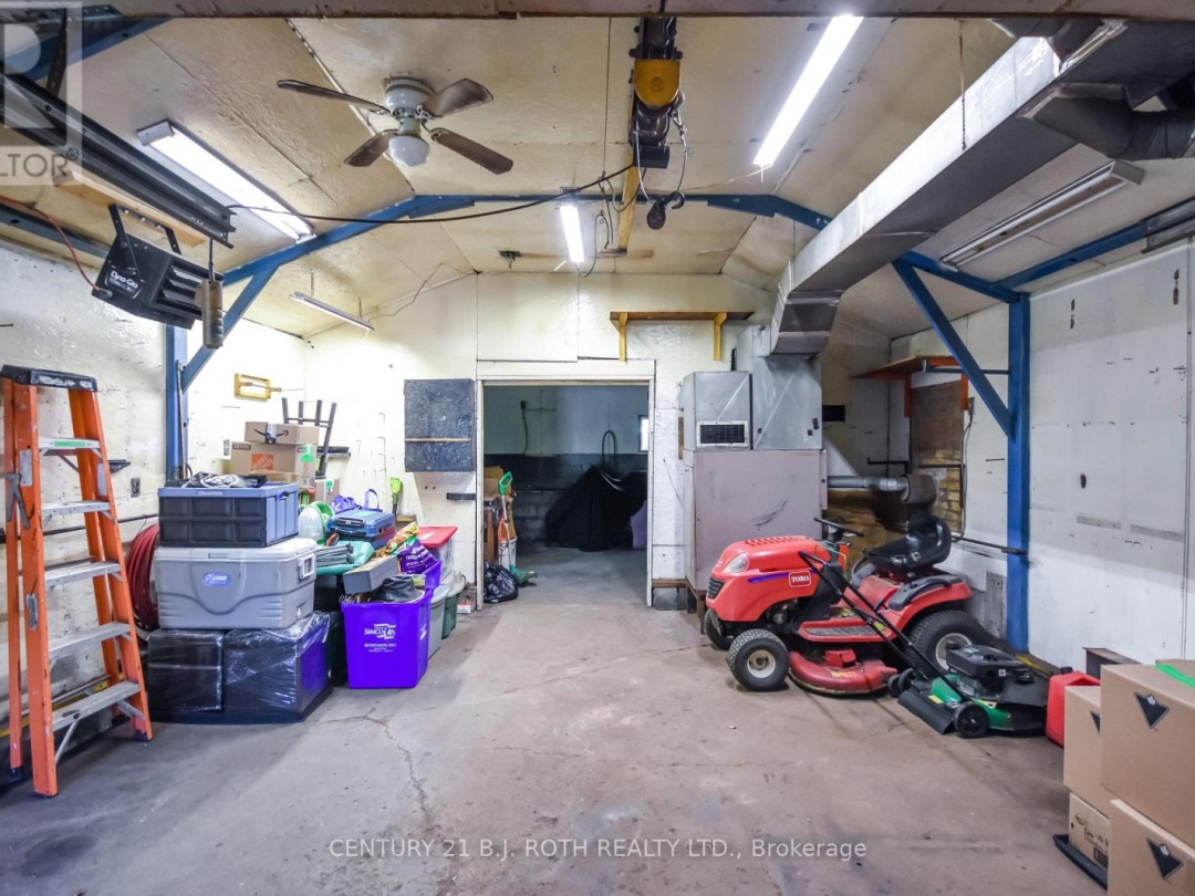 1039 DIVISION ROAD E, 