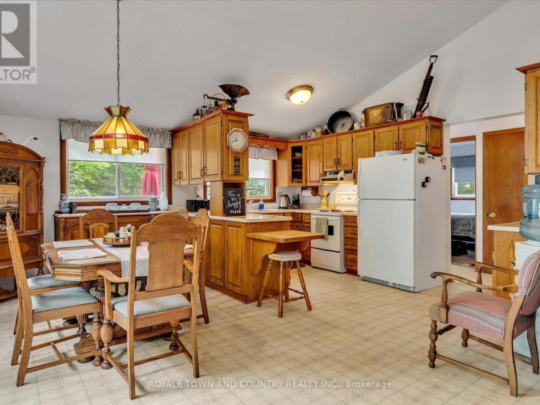 54 LAXTON  TWP 5TH LINE, 