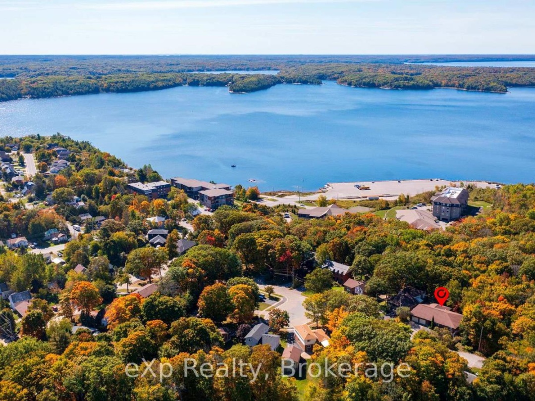 18 KRISTEN HEIGHTS, 