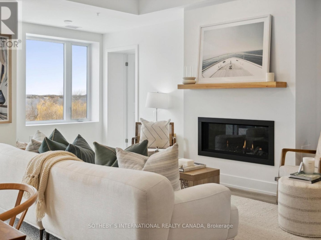 401 19B West Street N, Kawartha Lakes (Fenelon Falls)