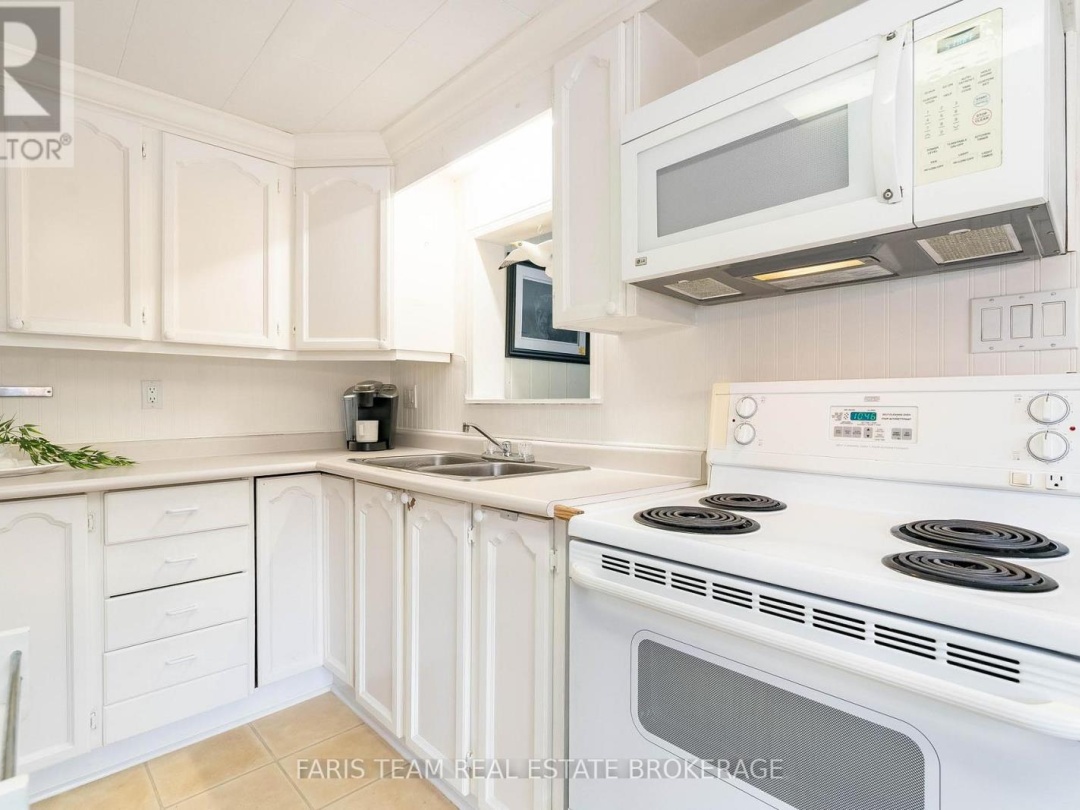 8060 OAKRIDGE DRIVE, 