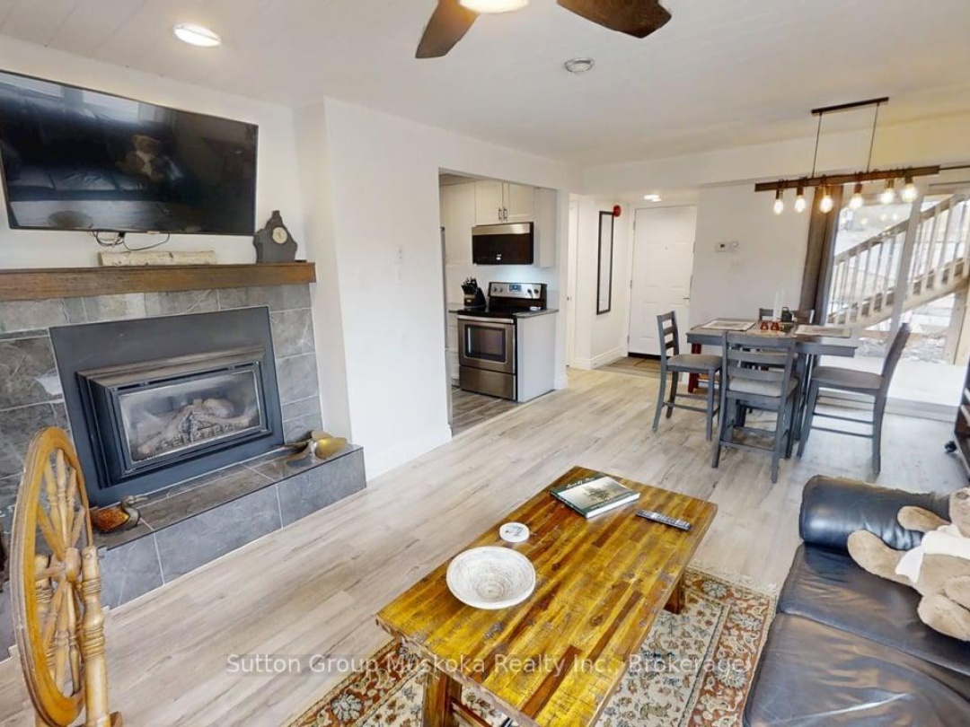 28 101 Tennisview Complex Deerhurst Drive, Peninsula Lake