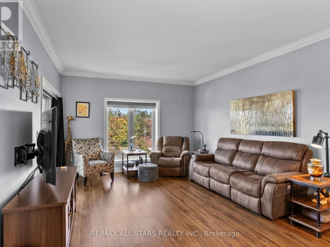 308 - 94 FRANCIS STREET W, 