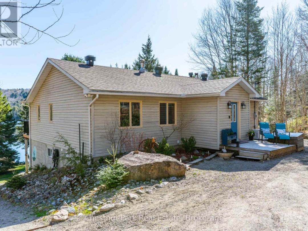 1581 Breckles Drive, Little Redstone Lake