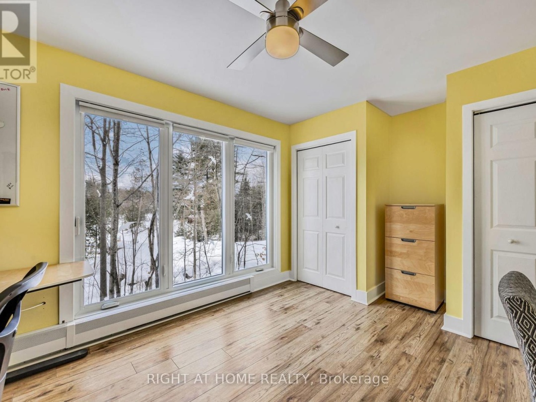 7592 East River Road, Black Lake