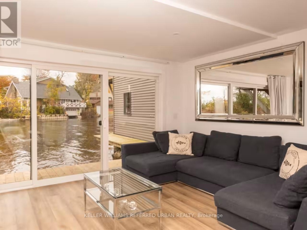18 HARBOUR PARK CRESCENT S, 