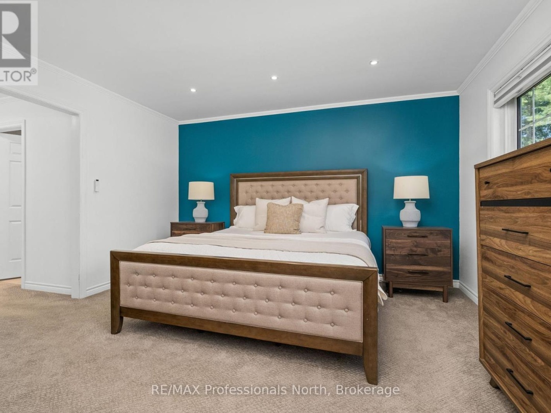 16 BROBST FOREST CRESCENT, 