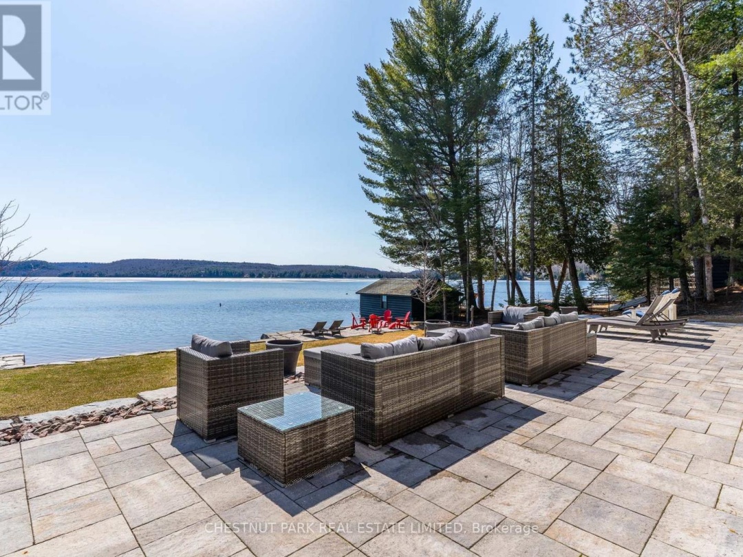 1168 Curry Road, Haliburton Lake