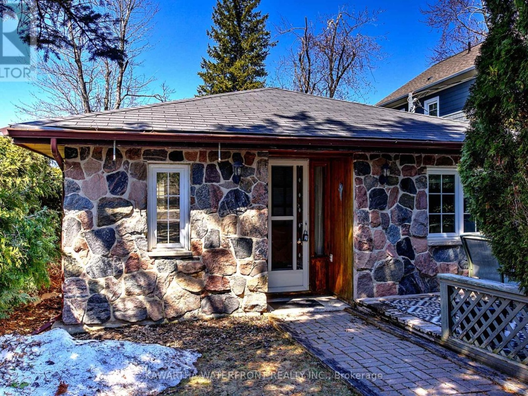 6 Oriole Road, Cameron Lake