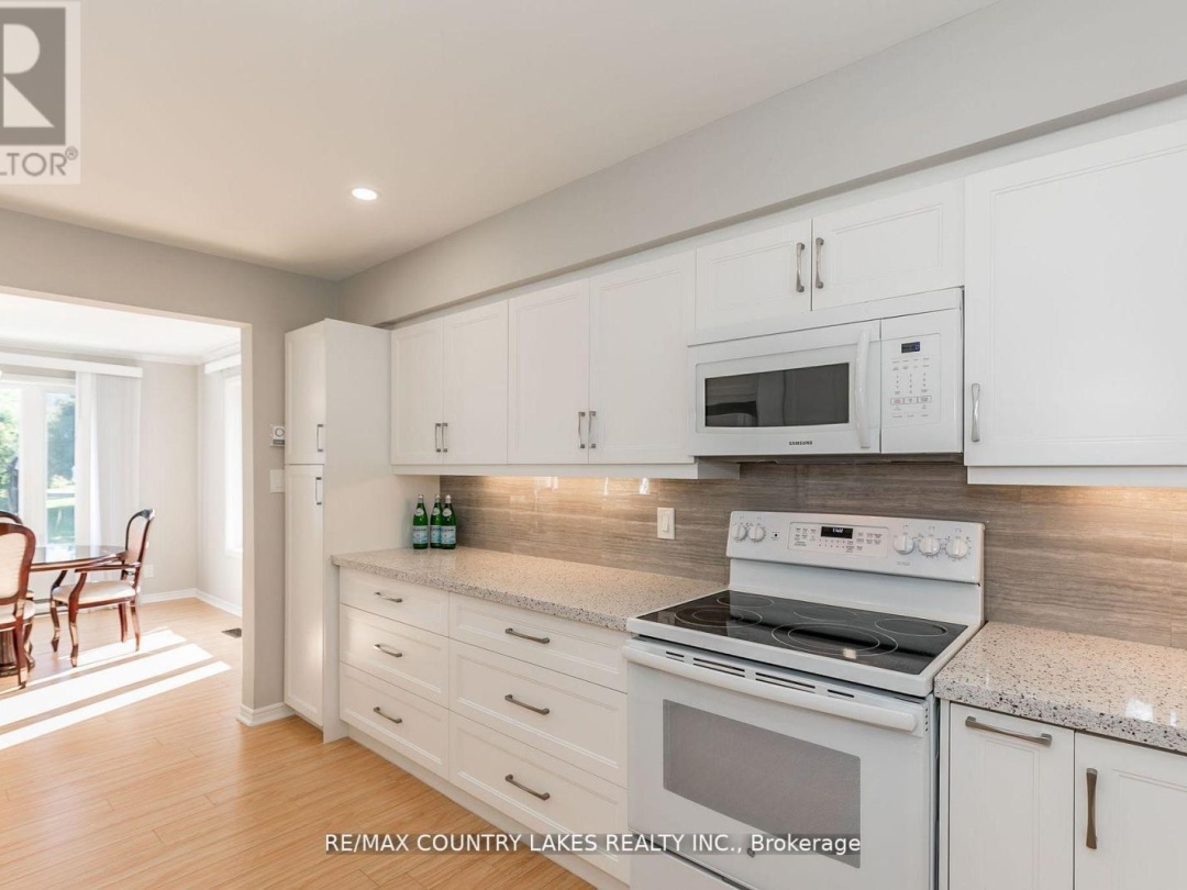 47 LAKE AVENUE, Lake Simcoe