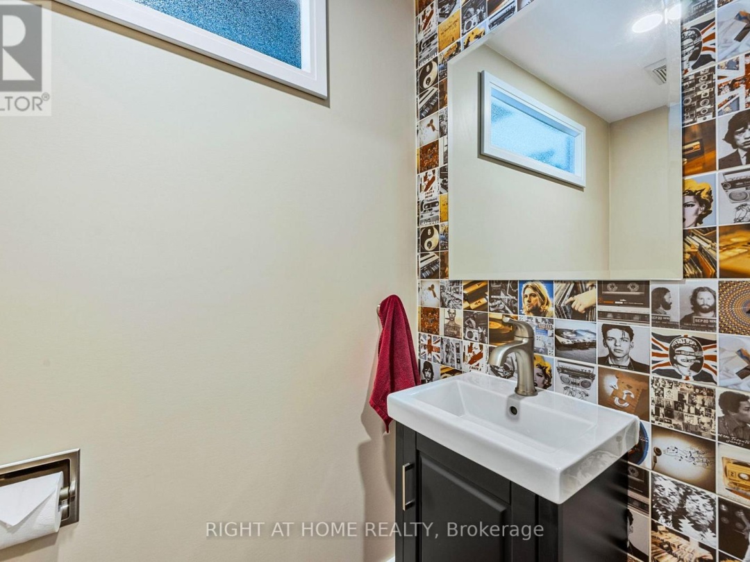 7592 East River Road, Black Lake