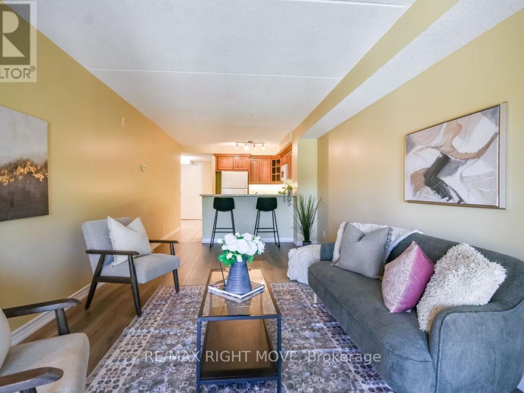 313 - 486 LACLIE STREET, 