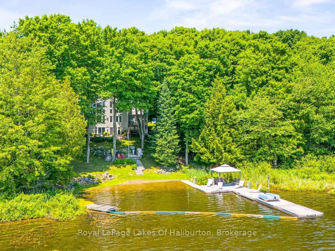1047 Balmoral Lane, Trooper Lake