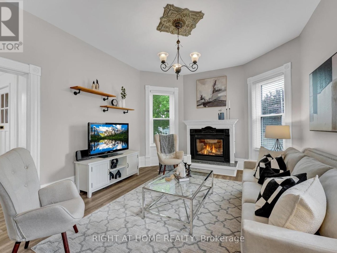 182 Nottawasaga Street, Orillia