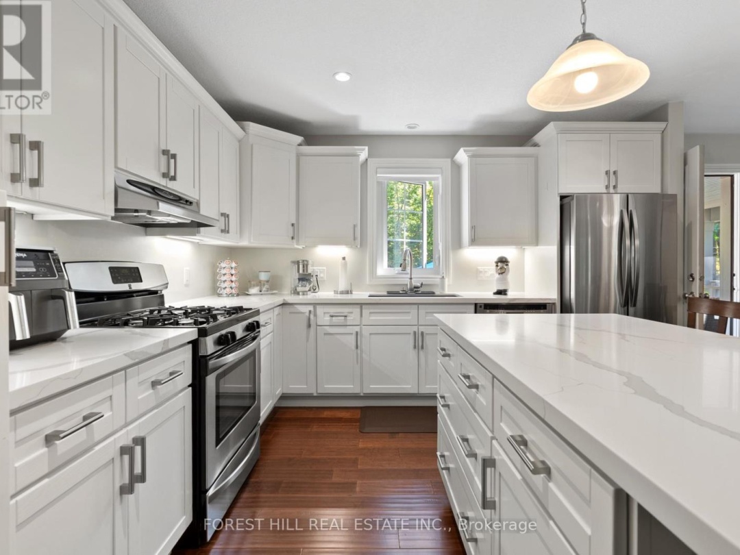 1025 TOWER CRESCENT, 