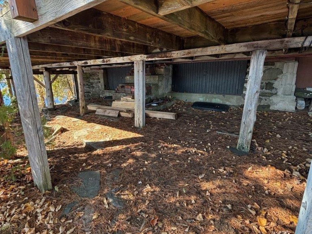 96 Pine Point Trail, Crystal Lake