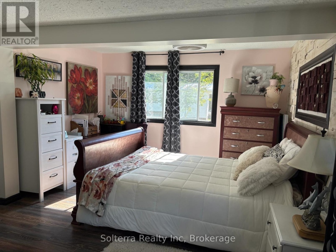 UNIT 402 - 1713 HIGHWAY 11, SOUTH S, 