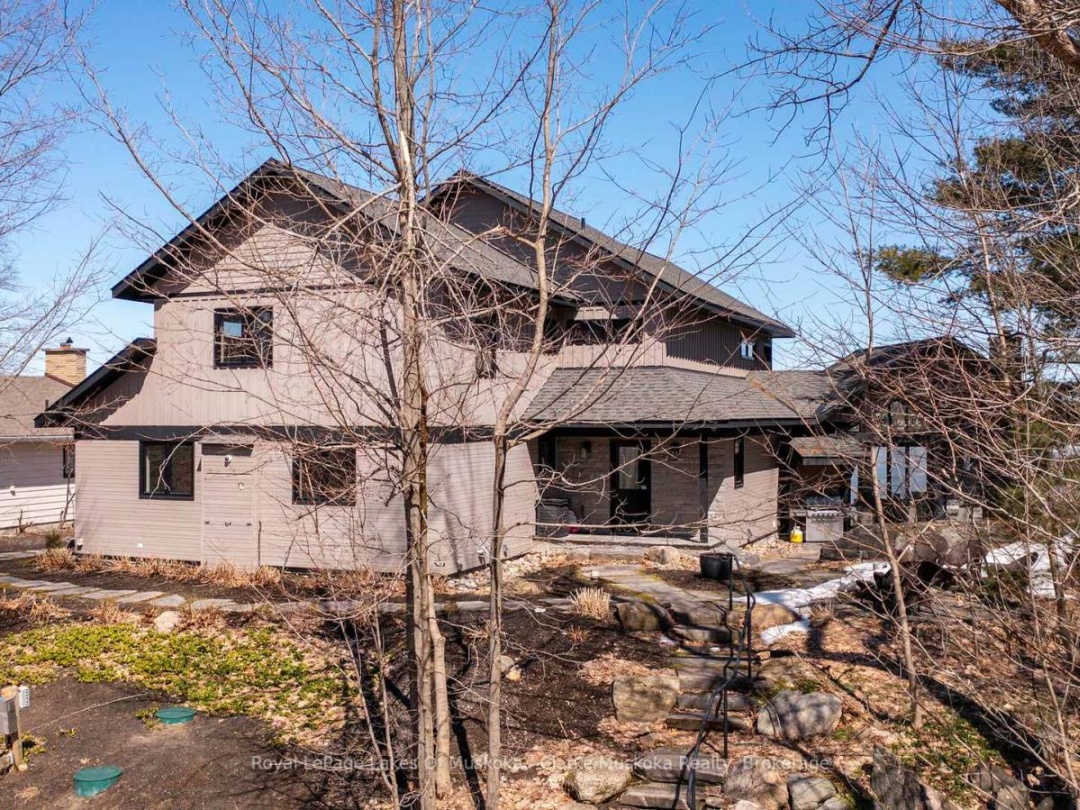 305 Wapaska Crescent, Lake Muskoka