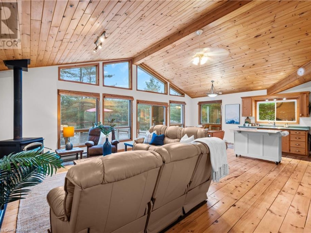 1076 Thanksgiving Rock Way, Kahshe Lake