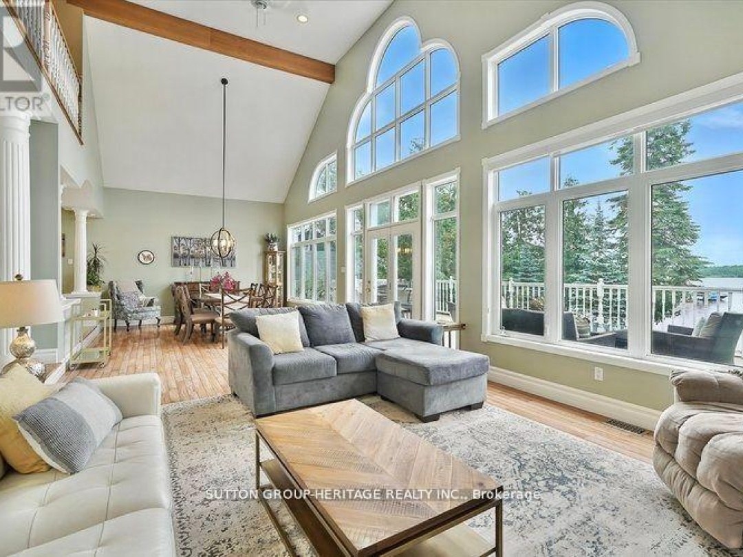 400 FRONT STREET W, Sturgeon Lake