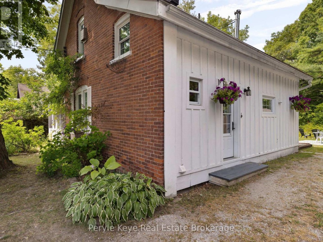 9 KING STREET, 