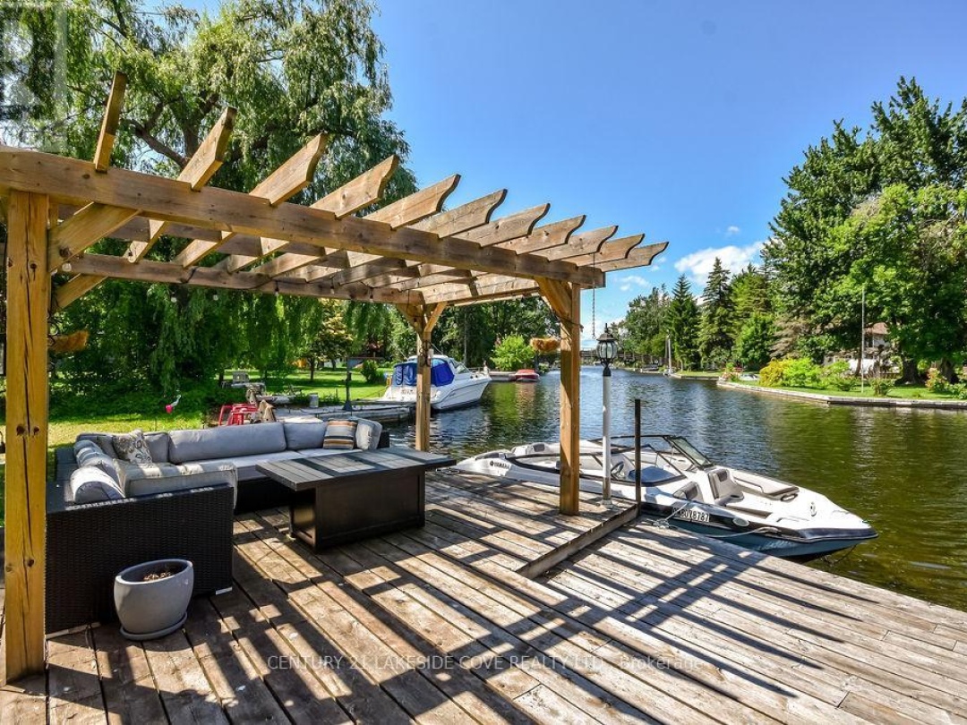 27 POPLAR CRESCENT, 